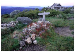craigs-hut-and-grave